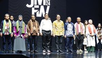 PT Bank Syariah Indonesia Tbk (BSI) terus mendukung pertumbuhan ekosistem industri halal di Indonesia, salah satunya lewat pengembangan halal lifestyle, khususnya di bidang fesyen muslim.  