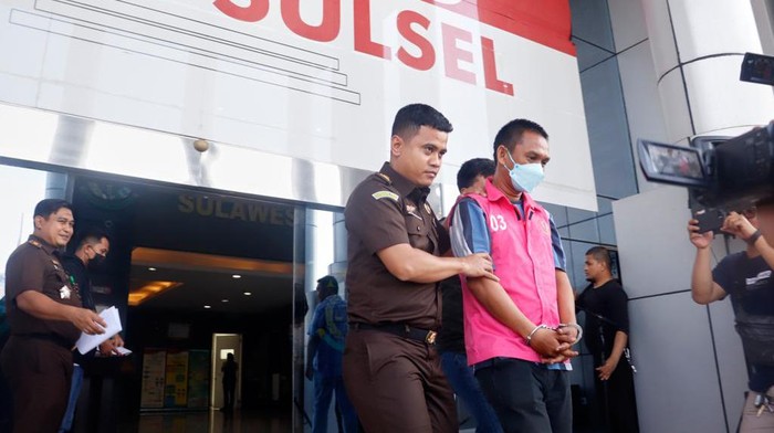 Buron kasus korupsi pengelolaan dana kelurahan di Pangkep ditangkap di Palu, Sulteng. Dokumen Istimewa