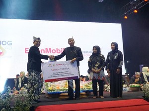 Peringati HJB Ke-346, Warga Bojonegoro Antusias Ikuti Grebeg Berkah