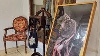 Pembeli yang berkunjung ke butik ini kebanyakan berasal dari Jakarta. Mereka biasanya membeli baju atau kebaya.