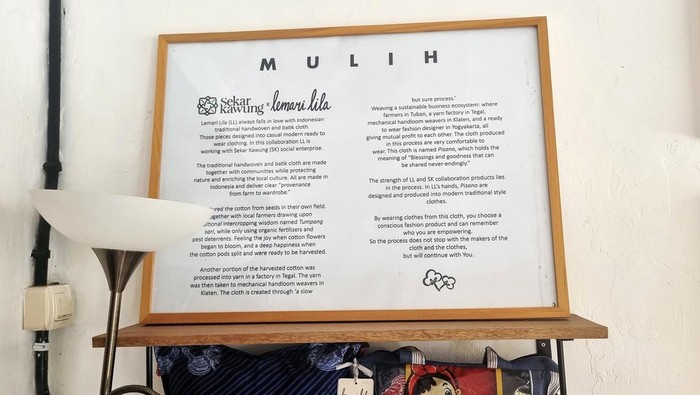 Hidupkan Warisan Budaya Batik Prawirotaman di Tengah Tren Mode Masa Kini Prawirotaman dulunya dikenal sebagai kampung batik. Namun saat ini hanya ada dua toko yang terus menghidupkan warisan budaya batik Prawirotaman. Yuk lihat koleksi batiknya.