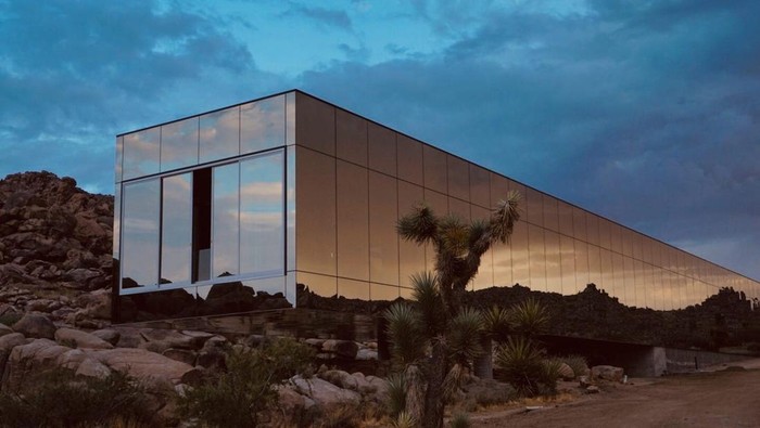 Invisible house/Brian Ashby via Business Insider