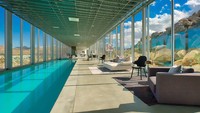 Foto: Brian Ashby via Business InsiderDi dalam rumah ini juga ada kolam renang sepanjang 100 kaki.