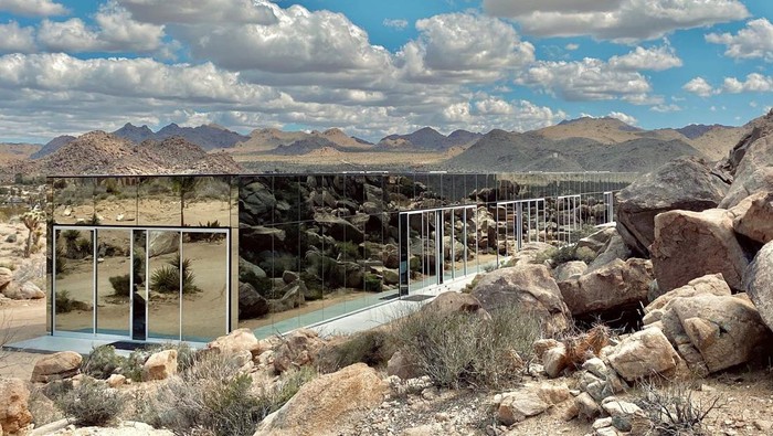 Invisible house/Chris Hanley via Business Insider