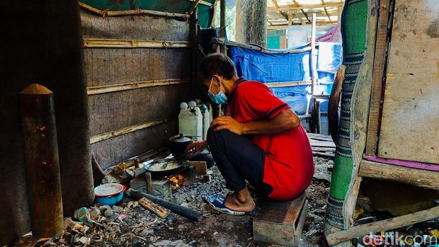 Kehidupan di Kampung Pemulung Bandung Barat.
