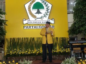 Airlangga Pamer Kader U-40 Depan Prabowo: Dico Ganinduto-Jerry Sambuaga