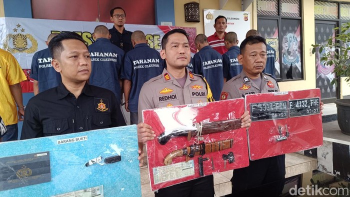 Konferensi pers di Polsek Cileungsi (Rizky/detikcom).