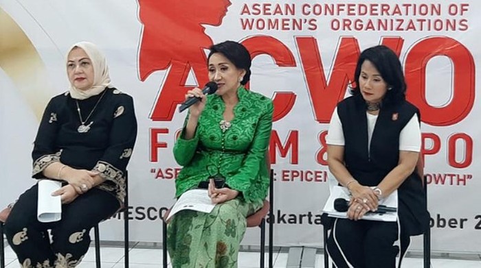 Kowani Siap Gelar ACWO Forum dan Expo 2023 Kongres Wanita Indonesia (Kowani) akan menyelenggarakan ACWO Forum dan Expo 2023 di Gedung Smesco, Jakarta Selatan. Hal itu disampaikan Ketum Kowani Giwo Rubianto Wiyogo dalam jumpa pers.