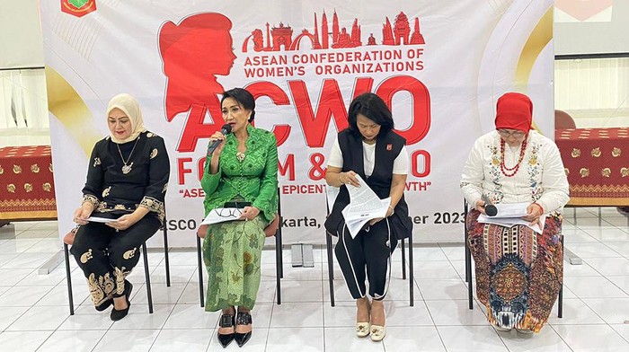 Kowani Siap Gelar ACWO Forum dan Expo 2023 Kongres Wanita Indonesia (Kowani) akan menyelenggarakan ACWO Forum dan Expo 2023 di Gedung Smesco, Jakarta Selatan. Hal itu disampaikan Ketum Kowani Giwo Rubianto Wiyogo dalam jumpa pers.