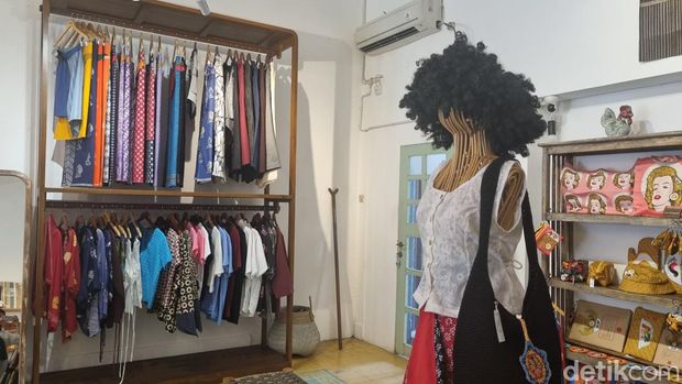 Lemari Lila, toko batik di Prawirotaman, Yogyakarta
