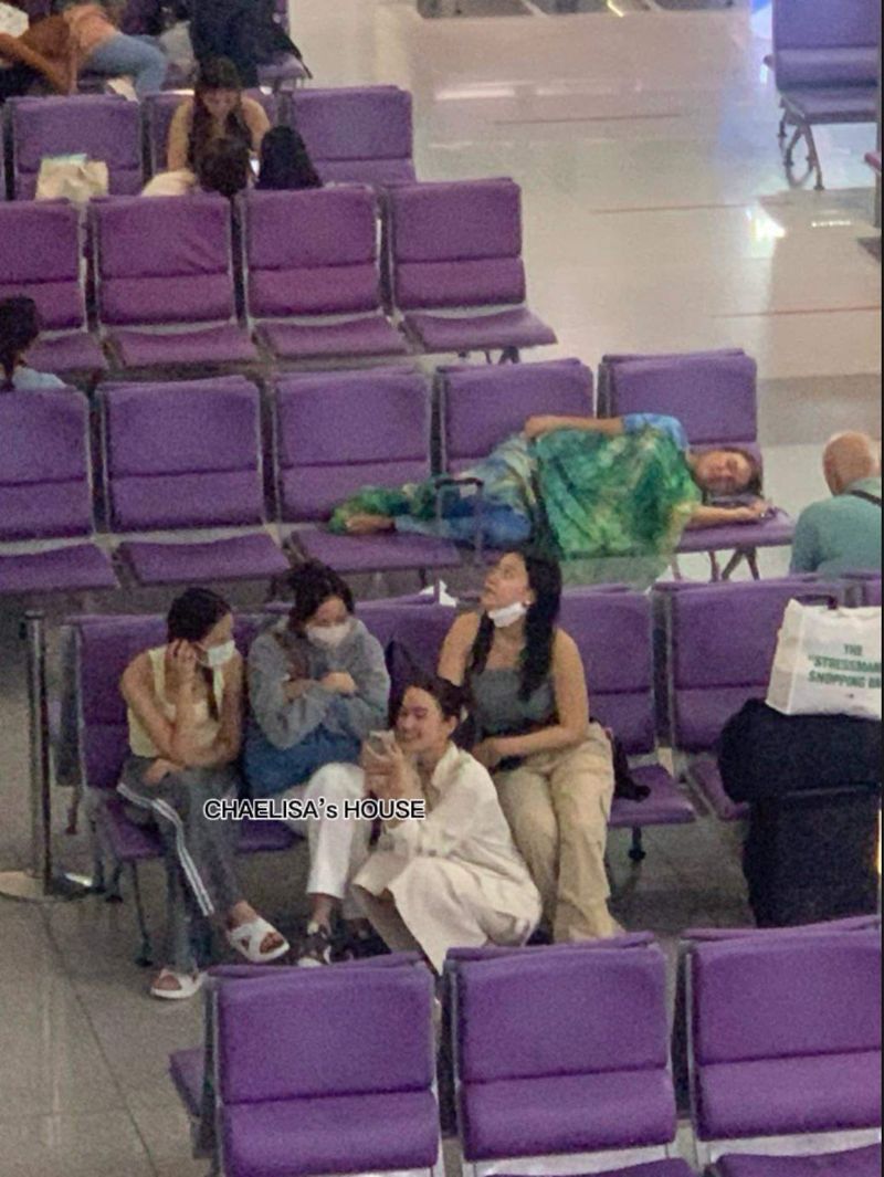 Lisa BLACKPINK jalan-jalan ke Vietnam