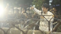 Tenaga ahli utama Kantor Staf Kepresidenan (KSP) Johanes Joko menemui pendemo.
