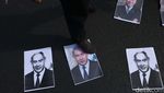 Massa Bela Palestina Bakar Bendera dan Foto PM Israel di Kedubes AS