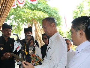 Kunjungi Sentra Kerajinan Bambu di Banyuwangi, Menperin: Layak Dicontoh