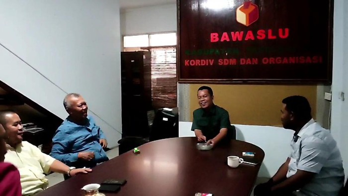 Momen Kadis Pertanian Tasik Nuraedidin memenuhi panggilan Bawaslu.
