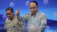Menkominfo Budi Arie, Dirjen Aptika Semuel Abrijani Pengerapan dan Stafsus Menkominfo Sugiharto memberikan keterangan pers perihal judi online di Kantor Kementrian Kominfo, Jakarta, Jumat (20/10/2023).