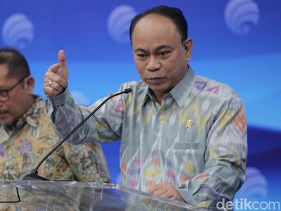 Momen Kominfo Ungkap Meta Sarang Judi Online di Platform Medsos