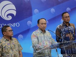 Momen Kominfo Ungkap Meta Sarang Judi Online di Platform Medsos