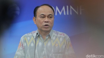 Sedangkan bila berbicara kategori media sosial, maka Meta yang nomor satu dengan 171.426 konten judi online. Sementara itu, selama periode 1-17 Oktober 2023, Meta juga yang paling banyak dibandingkan platform medsos lainnya dengan 165.957 konten judi online.