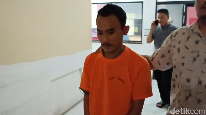 Muhammad Muklisin (33) ditangkap karena membobol mesin ATM di Medan.