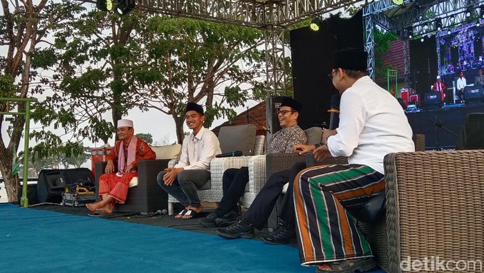 Parade Budaya dan Festival Santri 2023 di Indramayu, Jumat (10/20/2023) dihadiri Wamen Kominfo, Direktur Pencegahan BNPT RI hingga Ketum PSI Kaesang.