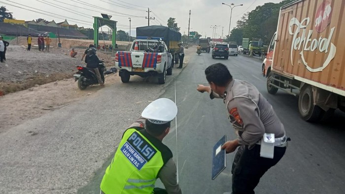 Penumpang motor tewas dilindas truk saat mau putar balik