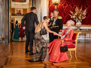 Pengakuan Cinderella Denmark Tinggalkan Sepatu Demi Curi Atensi Pangeran