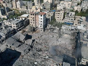 Israel Tingkatkan Serangan, Minta Warga Gaza Pindah ke Selatan