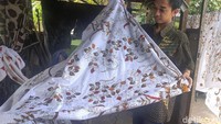Sidoarjo menjadi salah satu kota dengan potensi ekonomi penghasil kerajinan batik.Selain kampung Batik Jetis, masih banyak warga di wilayah lain di Sidoarjo yang menekuni batik.