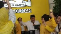 Prabowo Asyik Nyanyi Sambil Joget Di HUT Ke-59 Golkar