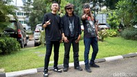 Setelah merilis ulang ‘Doping’, Rowman memastikan Garux tidak hanya bernostalgia. Garux juga sudah siap merilis karya baru agar turut meramaikan industri musik saat ini.