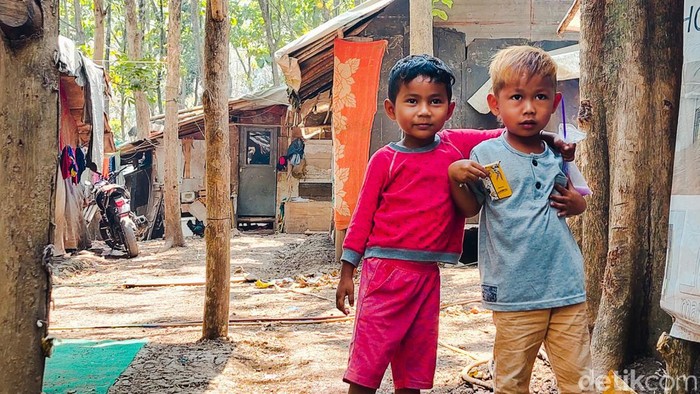 Suasana Kampung Pemulung TPA Sarimukti Suasana Kampung Pemulung TPA Sarimukti