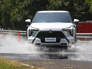 Mitsubishi Xforce Harga Mulai Rp 379 Jutaan, Segini Cicilannya Per Bulan