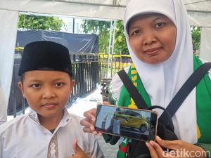 Bocah 9 Tahun Menang Hadiah Mobil Jalan Santai Hari Santri di Surabaya