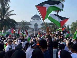 Ribuan Warga Ikuti Aksi Solidaritas untuk Palestina di Bandung
