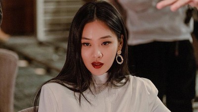 7 Foto BIBI, Rapper yang Ciuman dengan Ji Chang Wook di The Worst of Evil