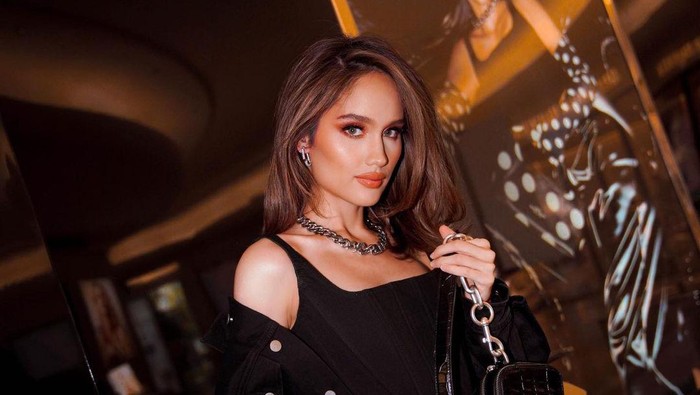 Cinta Laura