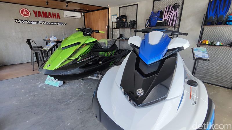Diler Waverunner dan mesin tempel Yamaha Marine.