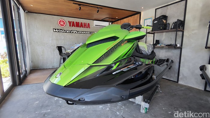 Diler Waverunner dan mesin tempel Yamaha Marine.