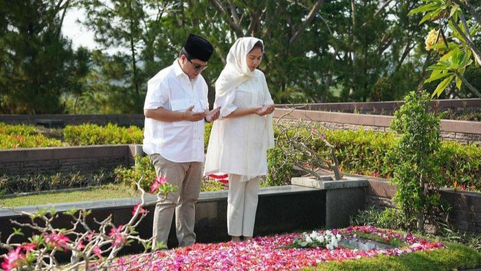 Erick Thohir Ziarah ke Makam Ayah