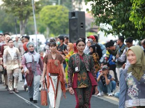Fashion On Pedestrian Digelar Awali Batik Festival di Banyuwangi