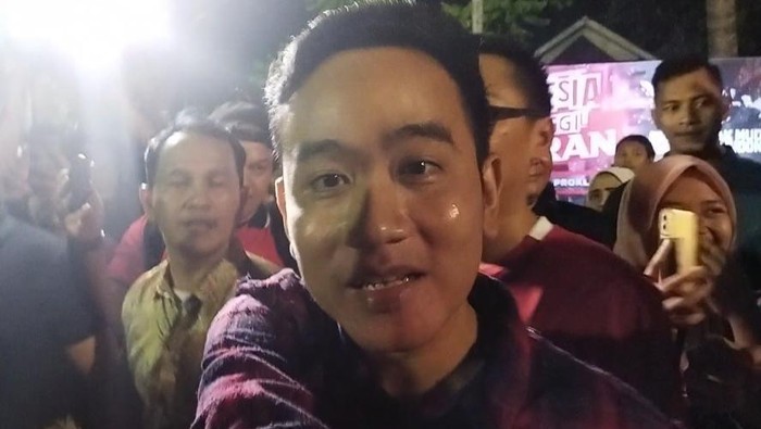 Gibran Rakabuming Raka hadir dalam acara deklarasi dukungan dari kelompok aktivis muda di Tugu Proklamasi, Jakarta Pusat