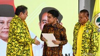Surat itu memilih Gibran sebagai cawapres mendampingi Prabowo Subianto. 