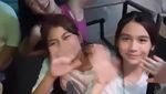 6 Momen Jennifer Dunn dan Putrinya, Menggemaskan Bak Kakak Adik