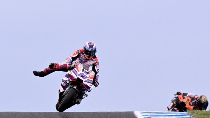 Prima Pramacs Spanish rider Jorge Martin competes during the MotoGP Australian Grand Prix at Phillip Island on October 21, 2023. (Photo by WILLIAM WEST / AFP) / -- IMAGE RESTRICTED TO EDITORIAL USE - STRICTLY NO COMMERCIAL USE --