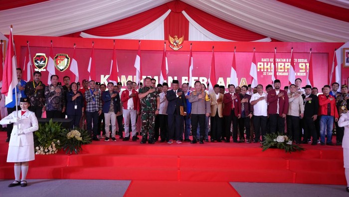 Kapolri Jenderal Listyo Sigit Prabowo menghadiri acara 32 Tahun Akabri 91 Mengabdi untuk Negeri yang diisi kegiatan bakti sosial dan bakti kesehatan (dok Polri)