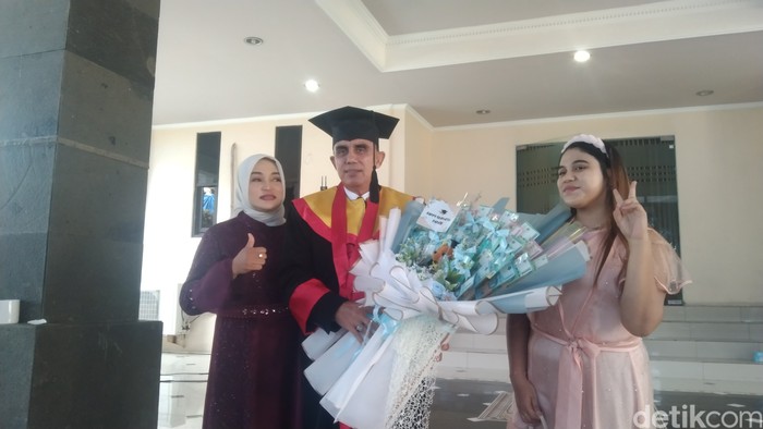 Kepala Desa Karyamukti Moh. Bunyamin Khan