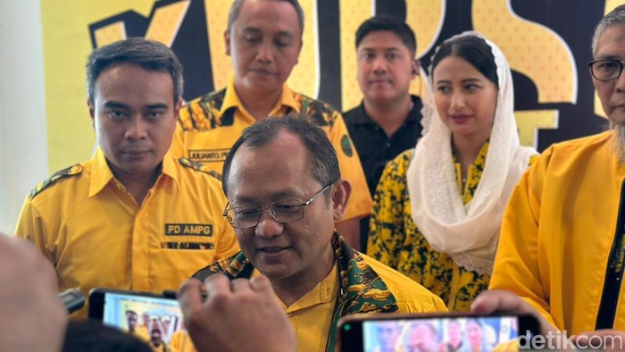 Ketua Golkar Jatim Sarmuji