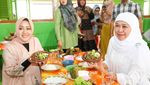 Khofifah Indar Prawansa, Sosok yang Hobi Kuliner hingga Panen Buah