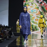 Motif pada kain batik ini terinspirasi dari kekayaan alam dan budaya Mukomuko yang dipadukan dengan ikon Provinsi Bengkulu, bunga Rafflesia.Foto: Ari Saputra